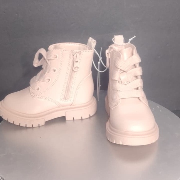 Cats & Jack Shoes in Light Pink size 6 girls grand new w tags - Picture 3 of 10